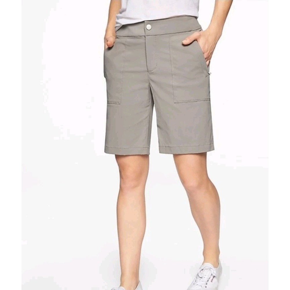 Athleta Gray Trekkie Bermuda 2.0 Stretch Sporty Athleisure Long Shorts Size 14